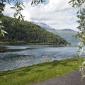 ... mündet in den Loenfjord